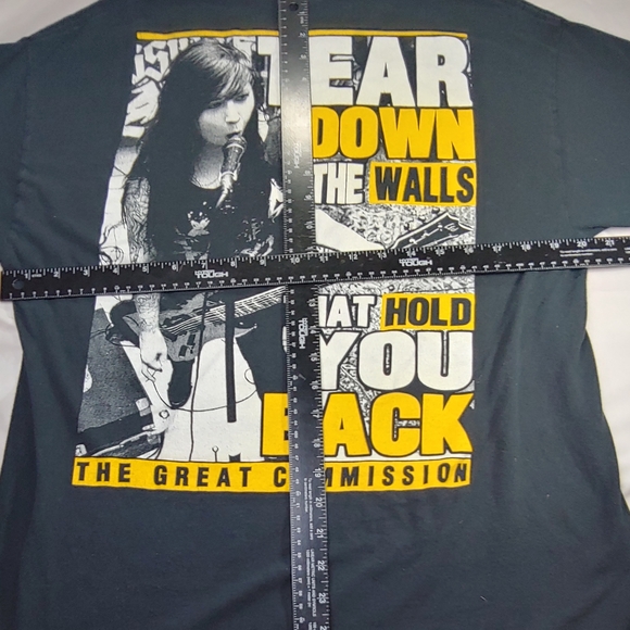 The Great Commission Tear Down Walls that Hold You back 2013 Concert Tee - Picture 6 of 9
